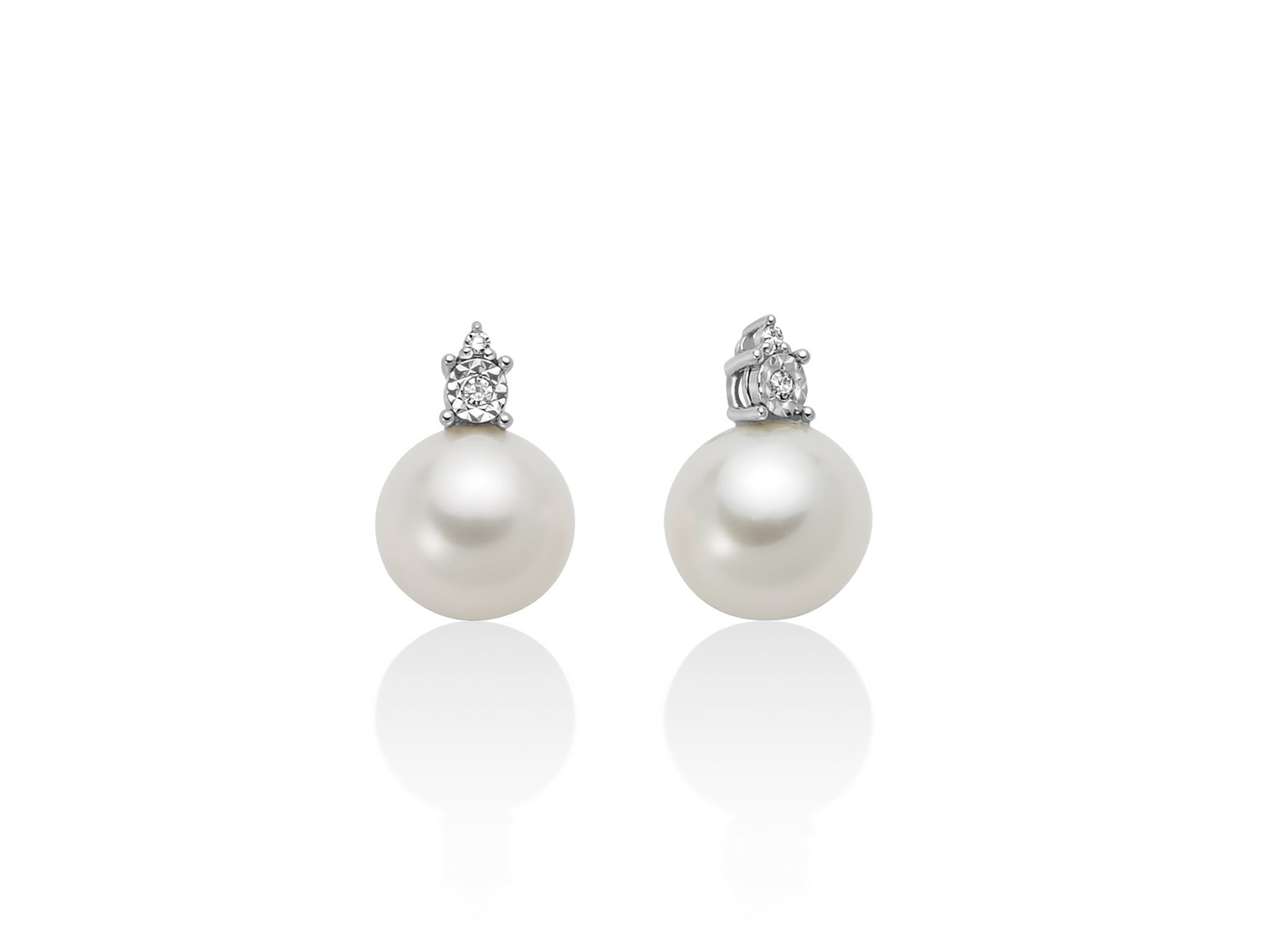 Miluna Orecchini In Oro Bianco 750/1000 Con Perle Akoya E Diamanti Naturali