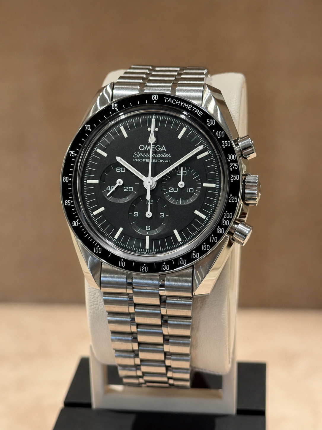 Omega Speedmaster Moonwatch vetro zaffiro Ref. 310.30.42.50.01.002 anno 2024